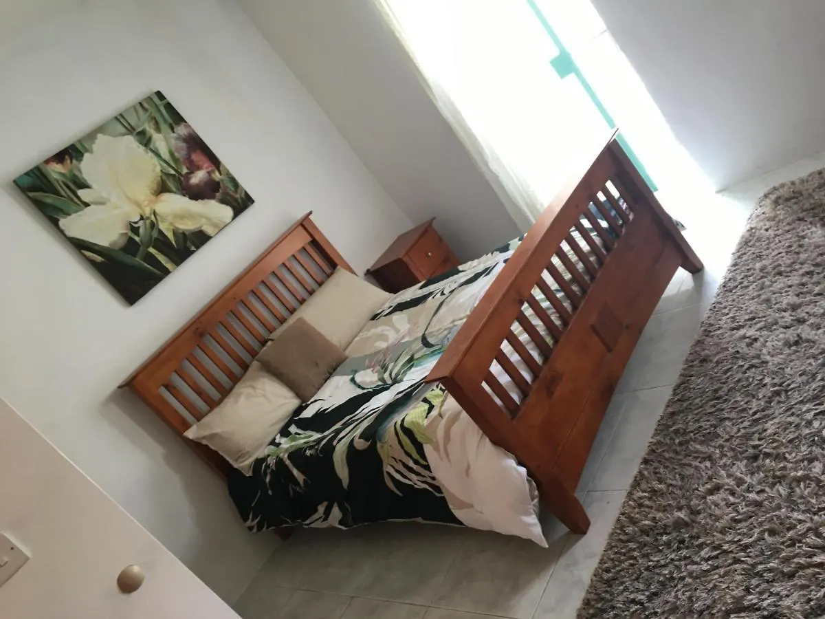 Sea View Triplex, Spinola Bay Hotel St. Julian's Apartament
